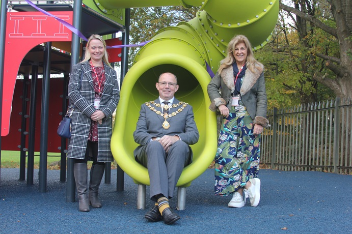 The Mayor with SCCT's Grants Manager Clare Haines and CEO Tina Swani.